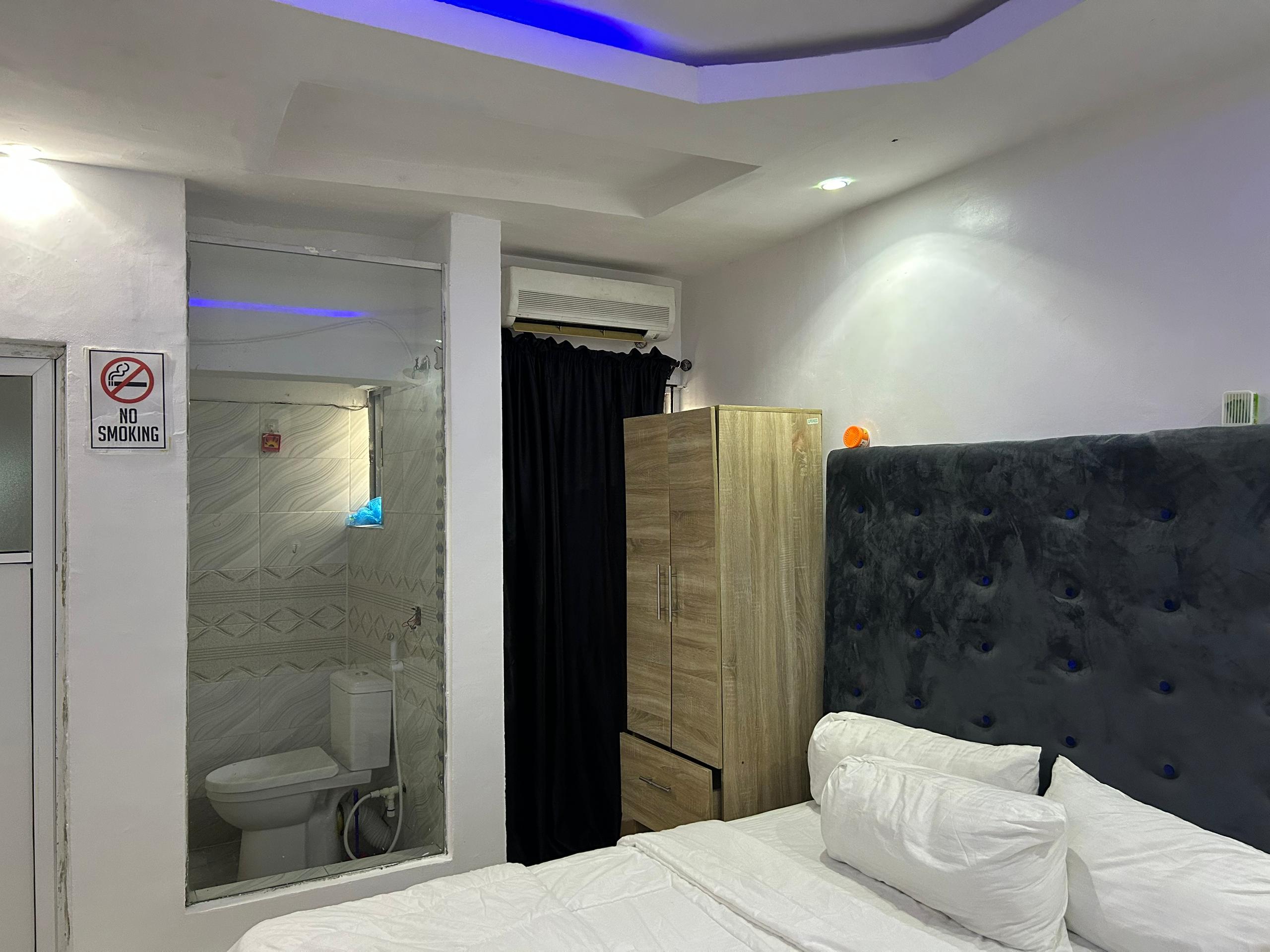 Executive Restaurant & Bar